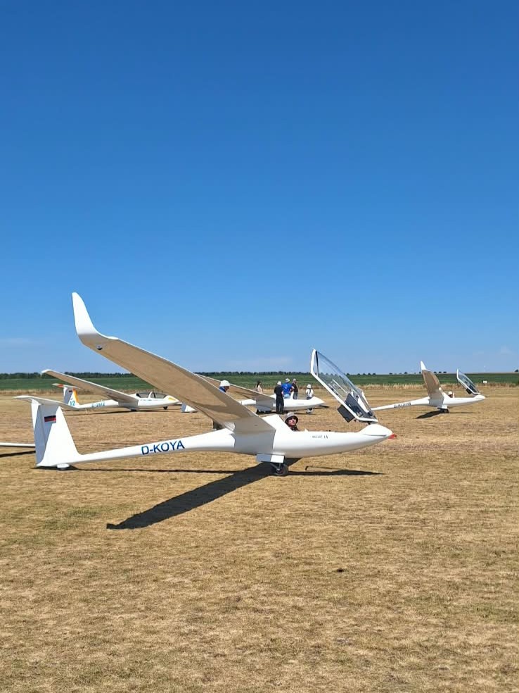 Startaufstellung im Fliegerlager in Laucha